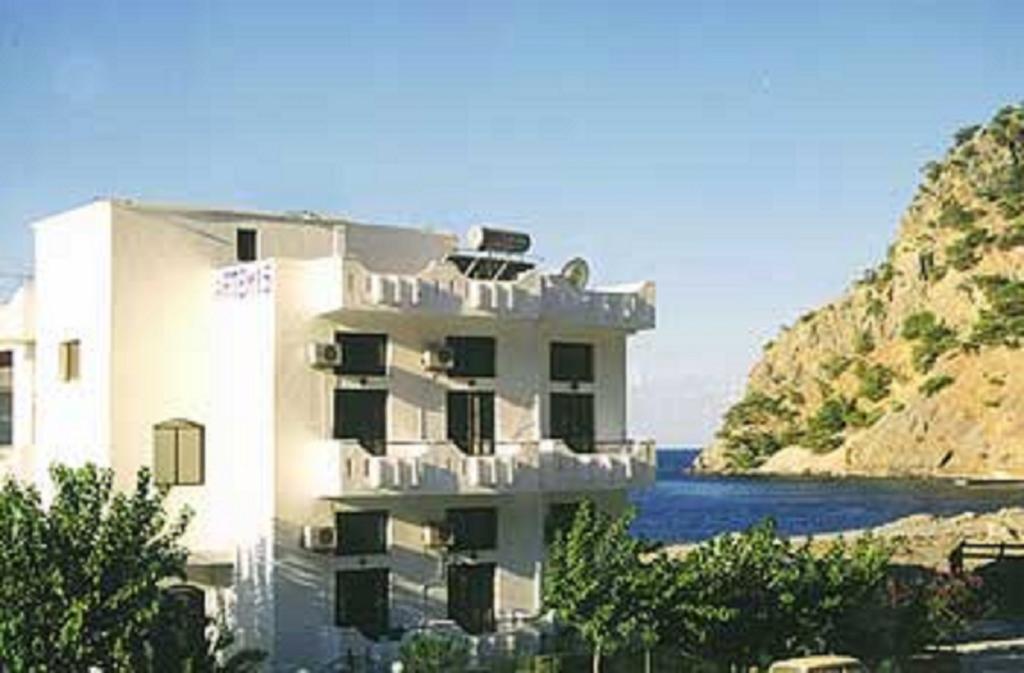 Artemis Studios Agia Ruméli Exterior foto